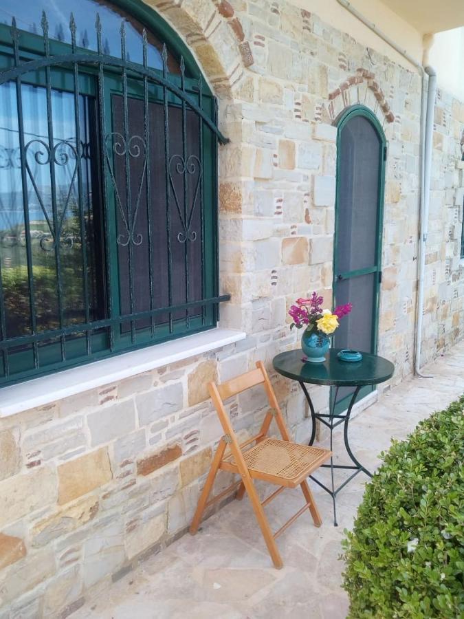 Villa Roses-Mourteri Exterior photo