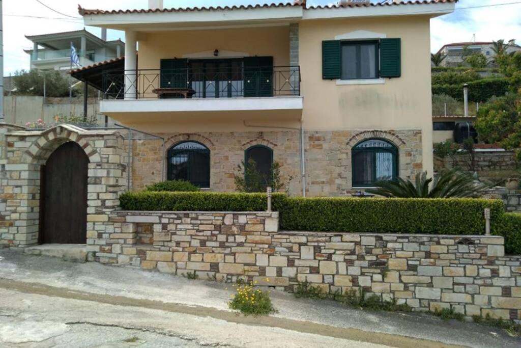 Villa Roses-Mourteri Exterior photo