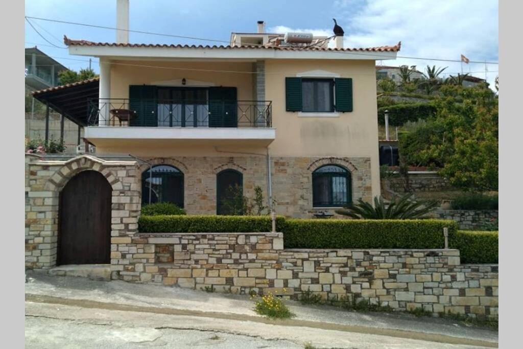Villa Roses-Mourteri Exterior photo