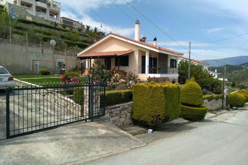 Villa Roses-Mourteri Exterior photo
